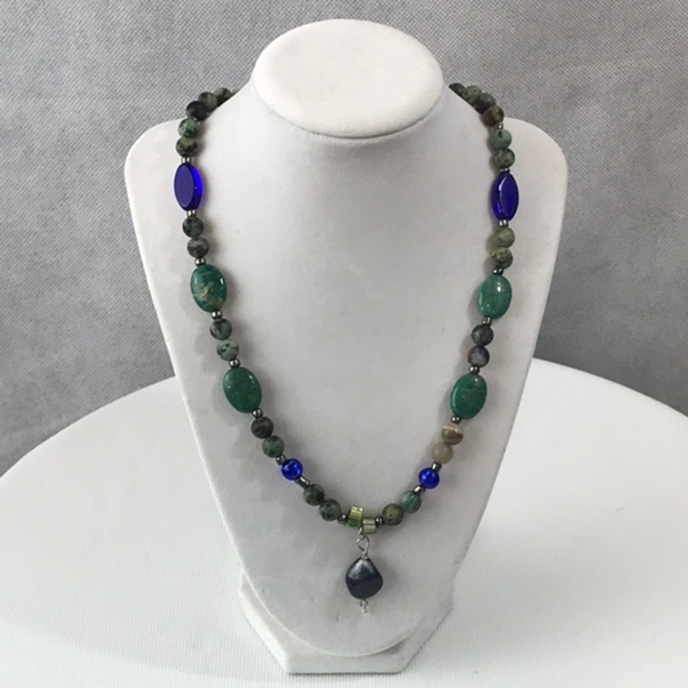 Semi precious stone beaded necklace blue green